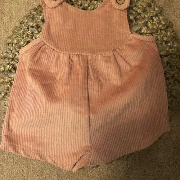 Mud Pie baby girls leopard overall short set. - Picture 2 of 9